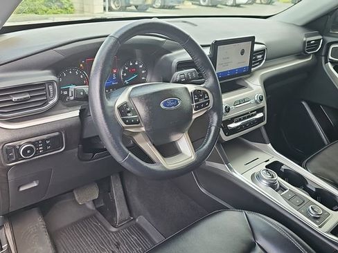 Used 2023 Ford Explorer XLT w/ Equipment Group 202A image 17