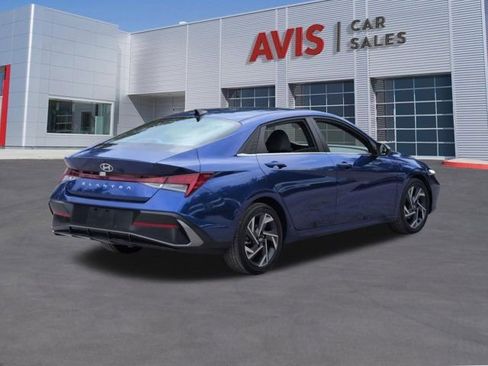 Used 2025 Hyundai Elantra SEL FWD image 6