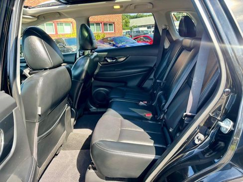 Used 2018 Nissan Rogue SL w/ Premium Package AWD/4WD image 14