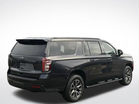 Used 2024 Chevrolet Suburban Z71 w/ Luxury Package AWD/4WD image 6