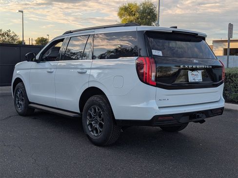 New 2025 Ford Expedition Active image 26