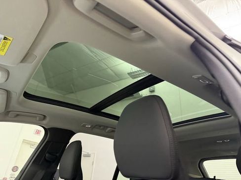 Certified 2025 Volvo XC90 B6 Plus image 15