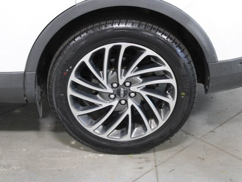 Used 2020 Lincoln Nautilus Reserve w/ Equipment Group 201A FWD image 19