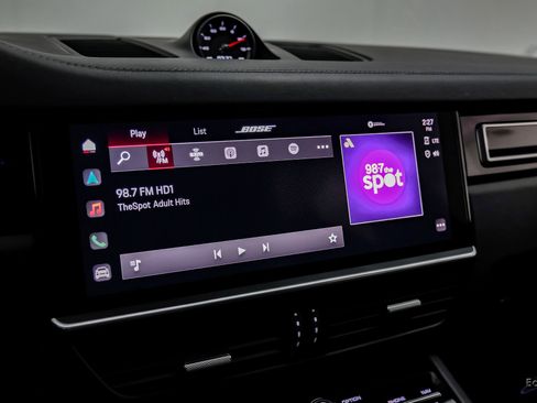 Used 2022 Porsche Cayenne Turbo image 76