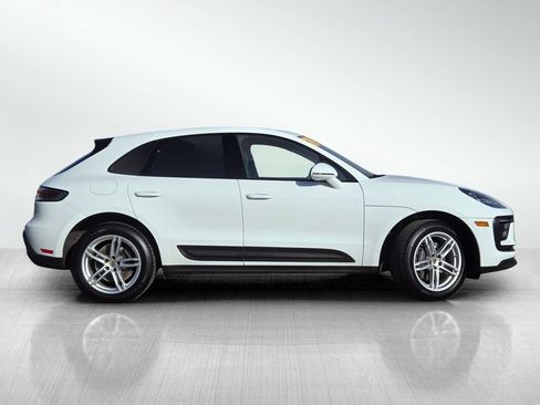 Used 2024 Porsche Macan AWD/4WD image 3