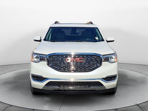 Used 2018 GMC Acadia Denali w/ Technology Package FWD image 2