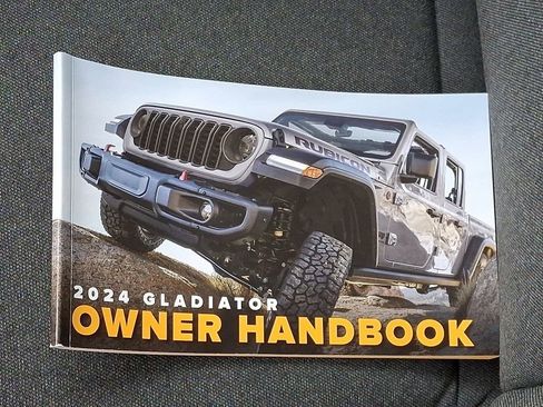 Used 2024 Jeep Gladiator Sport image 29