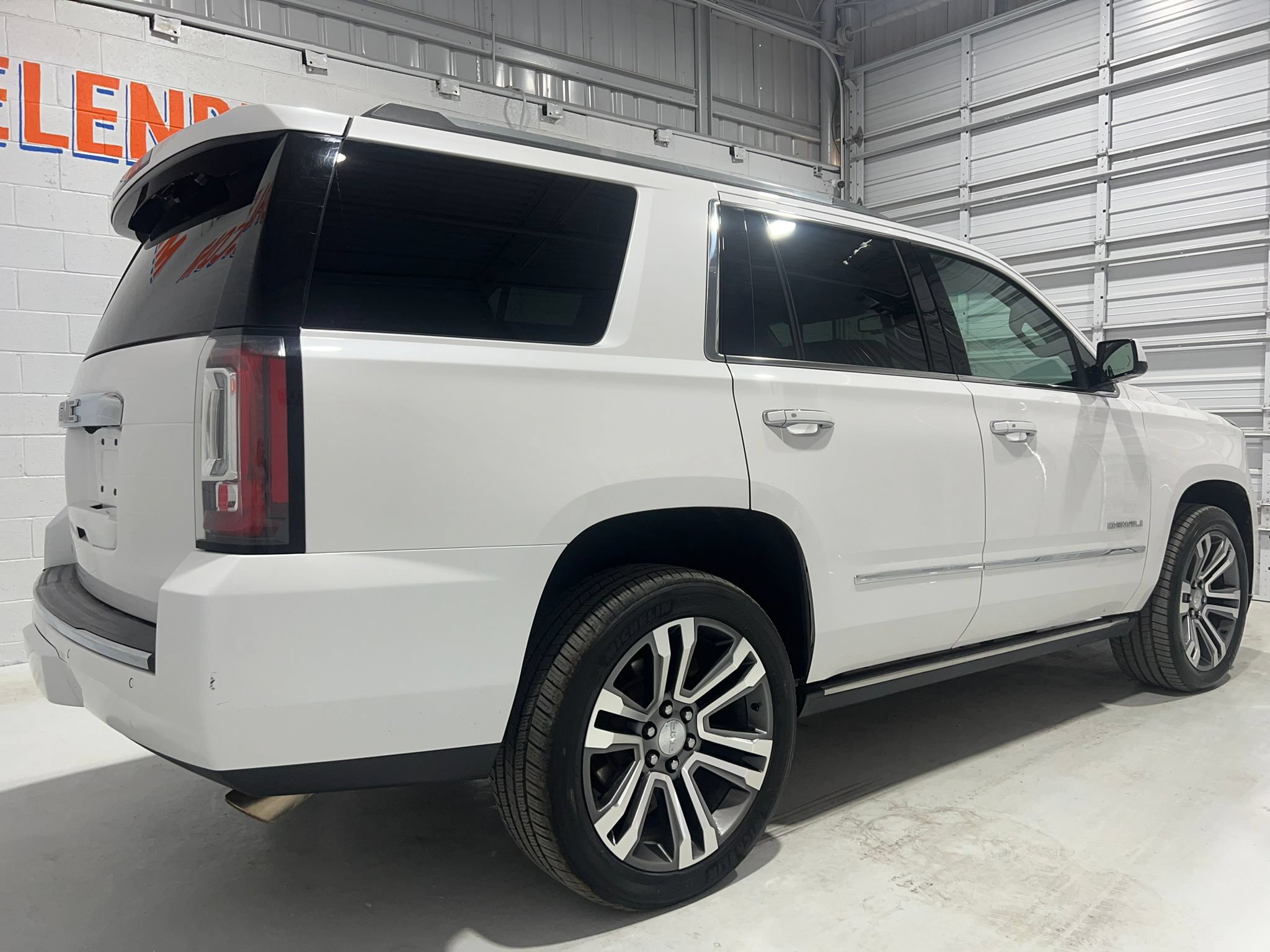 Used 2019 GMC Yukon Denali w/ Denali Ultimate Package AWD/4WD image 5