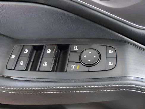 Used 2021 Nissan Rogue SV w/ Premium Package FWD image 10