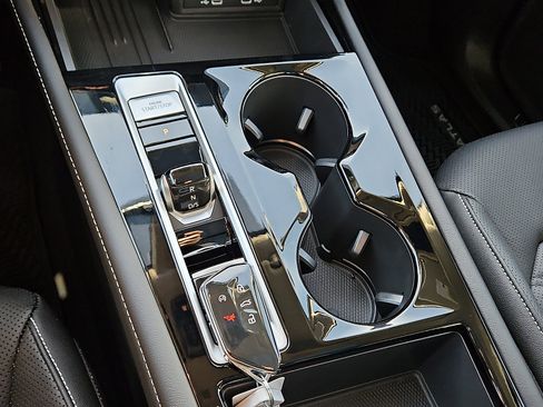 New 2026 Volkswagen Atlas SE image 16