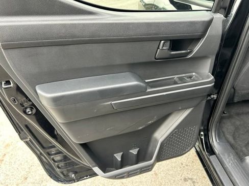 Certified 2025 Toyota Tacoma SR5 AWD/4WD image 27
