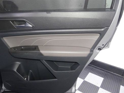 Used 2022 Volkswagen Atlas SE w/ Panoramic Sunroof Package FWD image 26