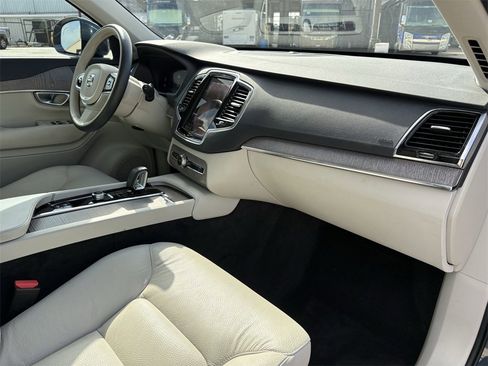 Used 2023 Volvo XC90 B6 Plus w/ Protection Package Premier image 29