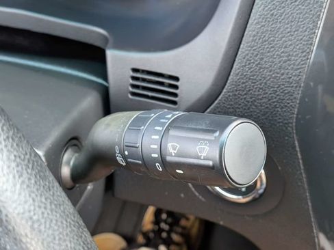 Used 2017 Ford Explorer XLT FWD image 26