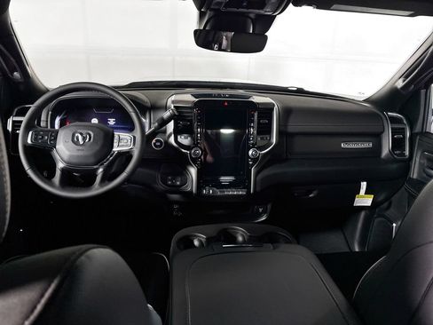 New 2026 RAM 2500 Laramie AWD/4WD image 12