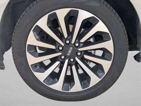 Used 2022 Lincoln Navigator Reserve AWD/4WD image 9