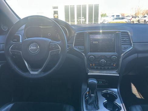 Used 2018 Jeep Grand Cherokee Altitude image 15