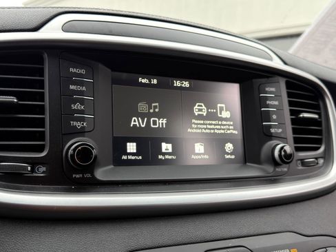 Used 2019 Kia Sorento LX image 23