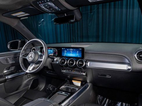 New 2026 Mercedes-Benz GLB 250 image 4