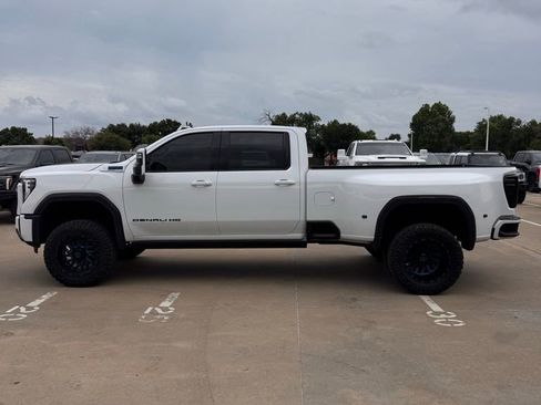 Used 2025 GMC Sierra 3500 Denali w/ Denali Reserve Package AWD/4WD image 4