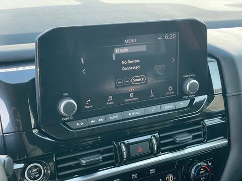 Certified 2023 Nissan Pathfinder SV w/ Black Appearance Package AWD/4WD image 18