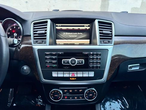 Used 2014 Mercedes-Benz GL 450 4MATIC image 31