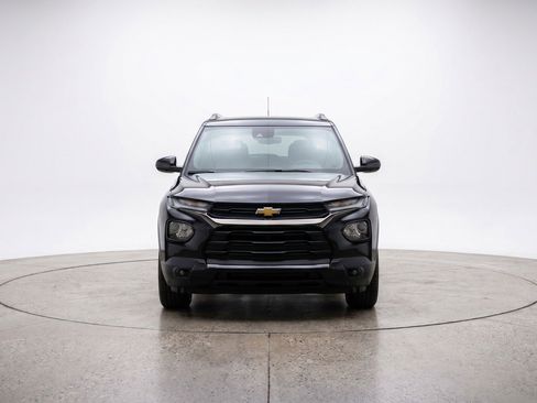 Used 2025 Chevrolet TrailBlazer LT FWD image 2