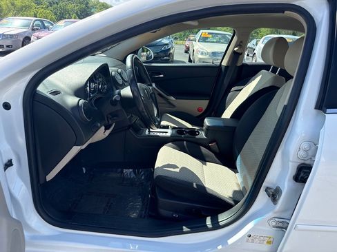 Used 2010 Pontiac G6 Sedan FWD image 9