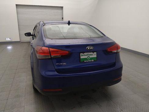 Used 2017 Kia Forte LX image 6