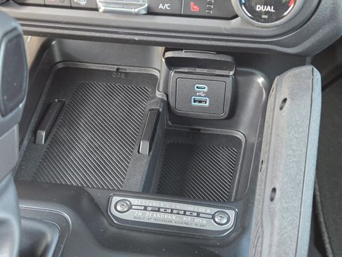 New 2025 Ford Bronco Badlands image 13