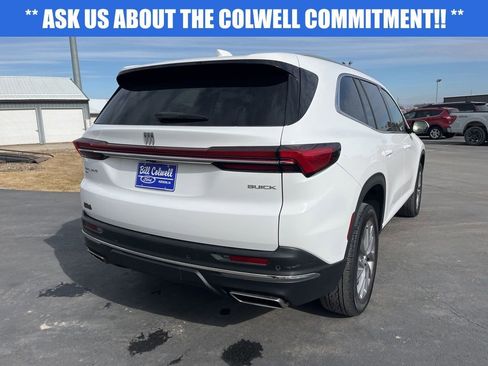 Used 2025 Buick Enclave Preferred image 4