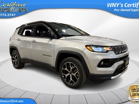 Used 2025 Jeep Compass Limited image 3