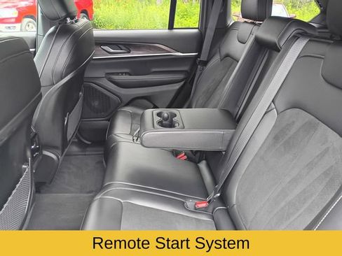 Used 2026 Jeep Grand Cherokee Altitude AWD/4WD image 21