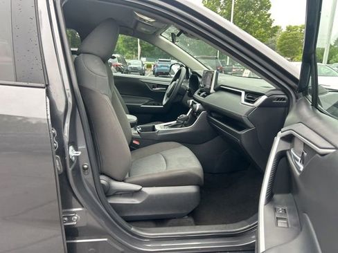 Used 2025 Toyota RAV4 XLE FWD image 19