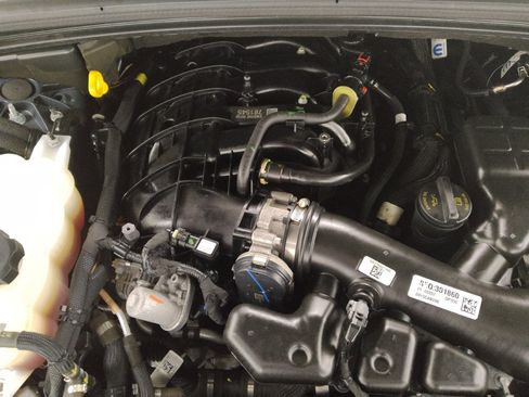 Used 2023 Jeep Grand Cherokee Limited AWD/4WD image 30