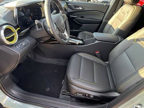 New 2026 Chevrolet Trax ACTIV w/ Sunroof Package image 13