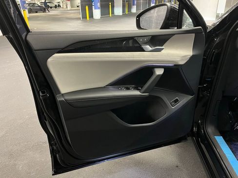 New 2026 Volkswagen Tiguan SE image 19