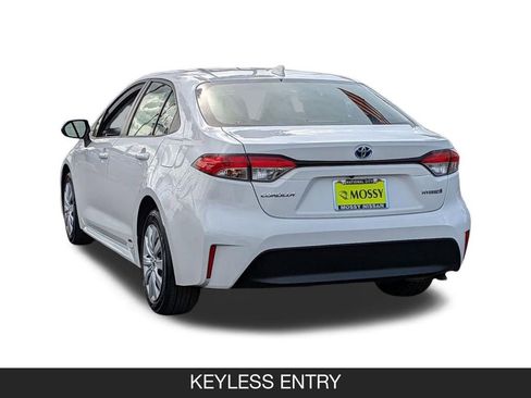 Used 2024 Toyota Corolla LE AWD/4WD image 7