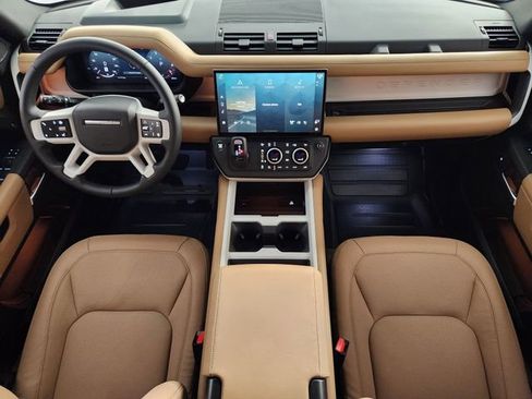 New 2026 Land Rover Defender 110 X-Dynamic SE image 4