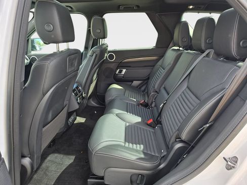 Used 2023 Land Rover Discovery S R-Dynamic AWD/4WD image 17