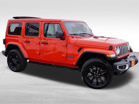 Certified 2025 Jeep Wrangler Unlimited Sahara w/ Safety Group image 3
