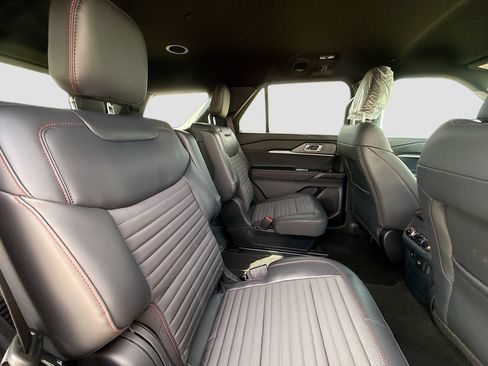 New 2026 Ford Explorer ST-Line w/ ST-Line Street Pack RWD image 36