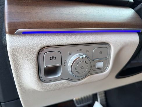 Used 2023 Mercedes-Benz GLS 450 4MATIC image 21