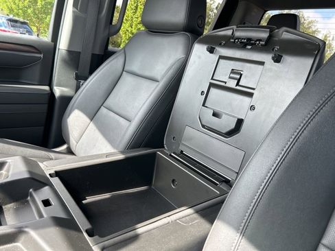 Used 2025 GMC Sierra 1500 SLT image 30