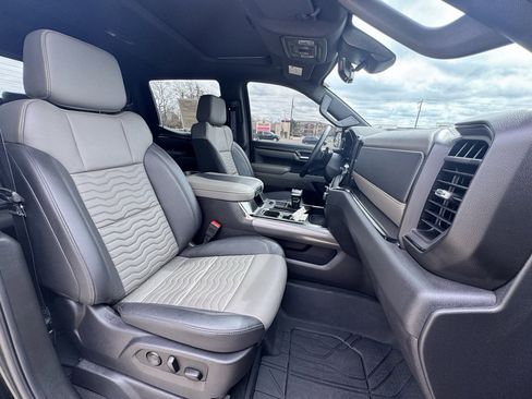 Used 2025 Chevrolet Silverado 1500 ZR2 w/ Technology Package image 16