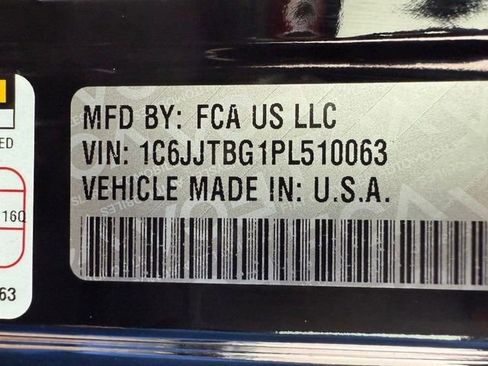 Certified 2023 Jeep Gladiator Rubicon w/ Cold Weather Group image 32