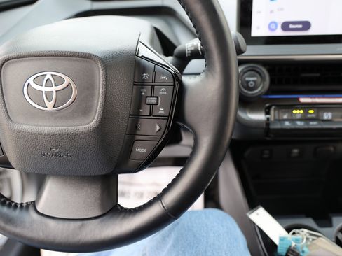 Certified 2024 Toyota Prius Limited image 31