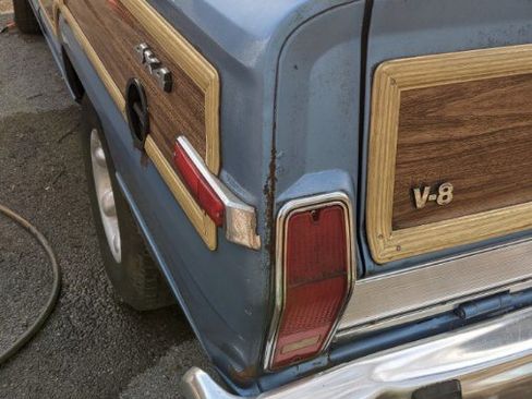 Used 1991 Jeep Grand Wagoneer image 4