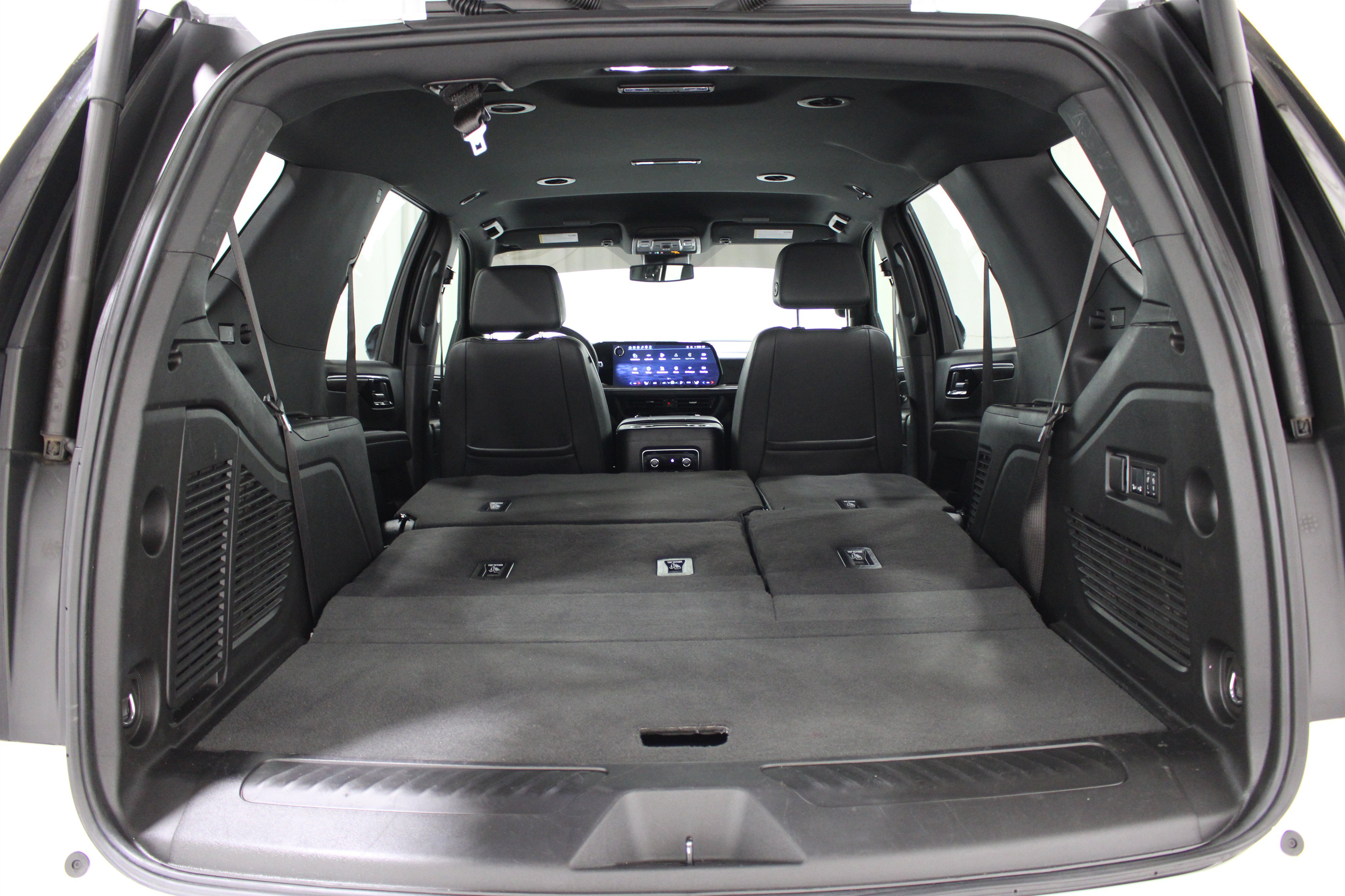 Used 2025 Chevrolet Tahoe LT w/ Comfort Package AWD/4WD image 24