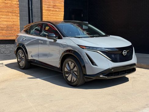 Used 2024 Nissan Ariya FWD image 10